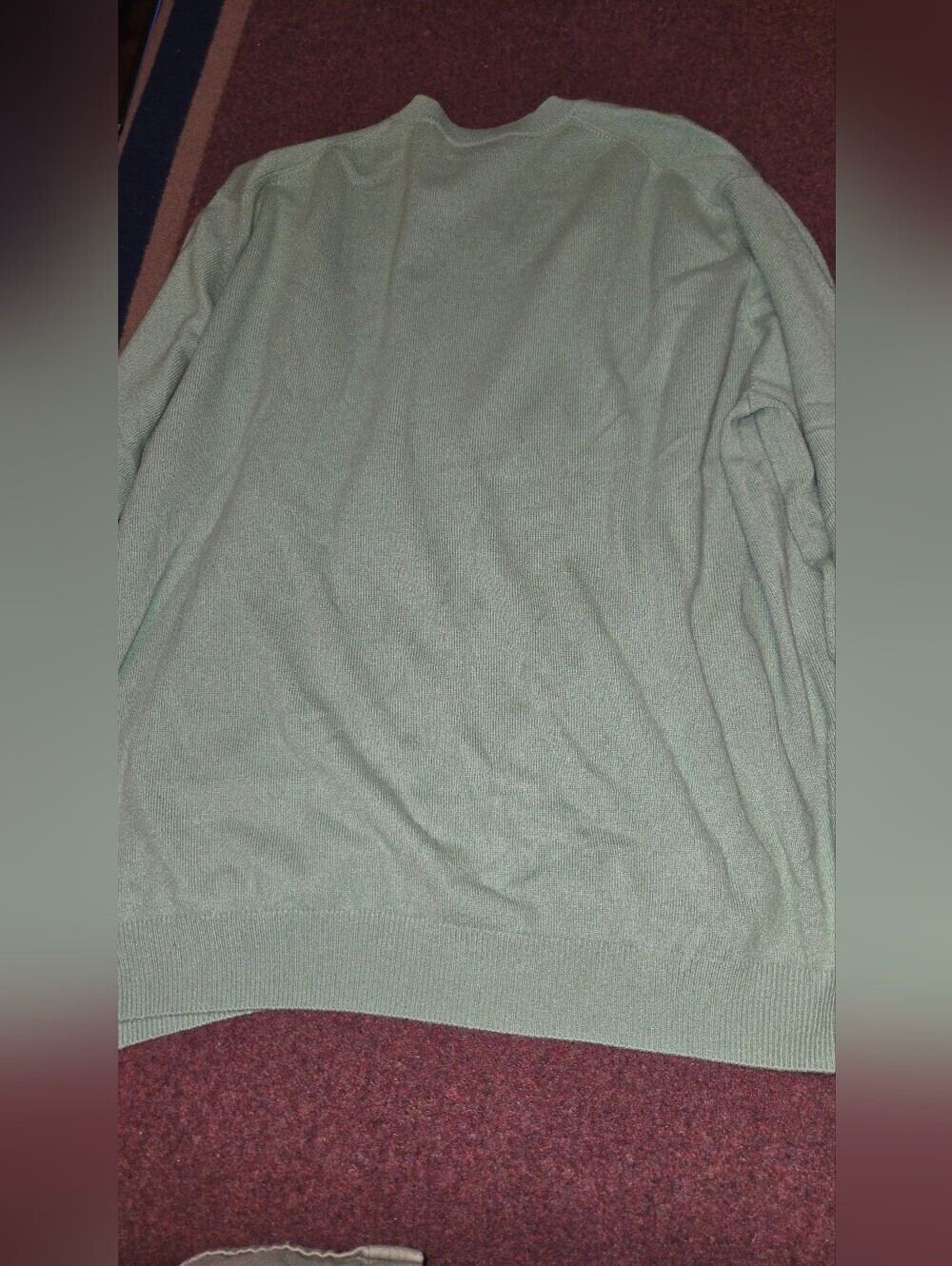 Men's Lands End Cashmere VNeck XXL small Holes On Front See Pics - Picture 9 of 9